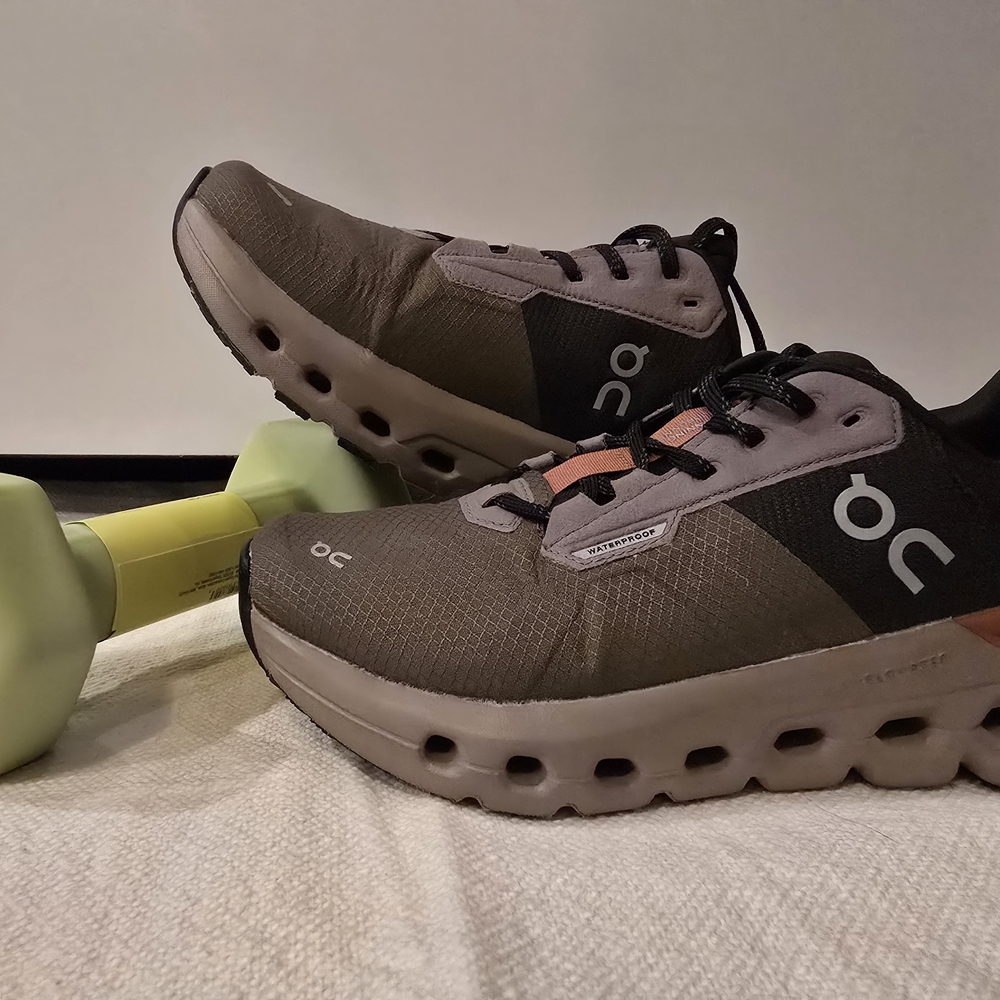 On Running Women's Athletic Shoes - Black and Brown